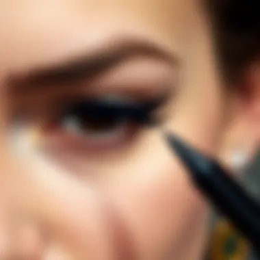 Magnificent Kolay Eyeliner Çekme Yöntemi: Adım Adım Rehber Magnificent Kolay Eyeliner Çekme Yöntemi: Adım Adım Rehber