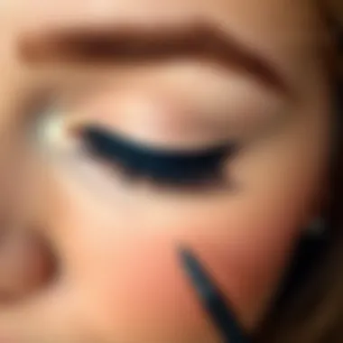 Magnificent Kuyruklu Eyeliner: Uygulama Teknikleri ve Estetik Magnificent Kuyruklu Eyeliner: Uygulama Teknikleri ve Estetik